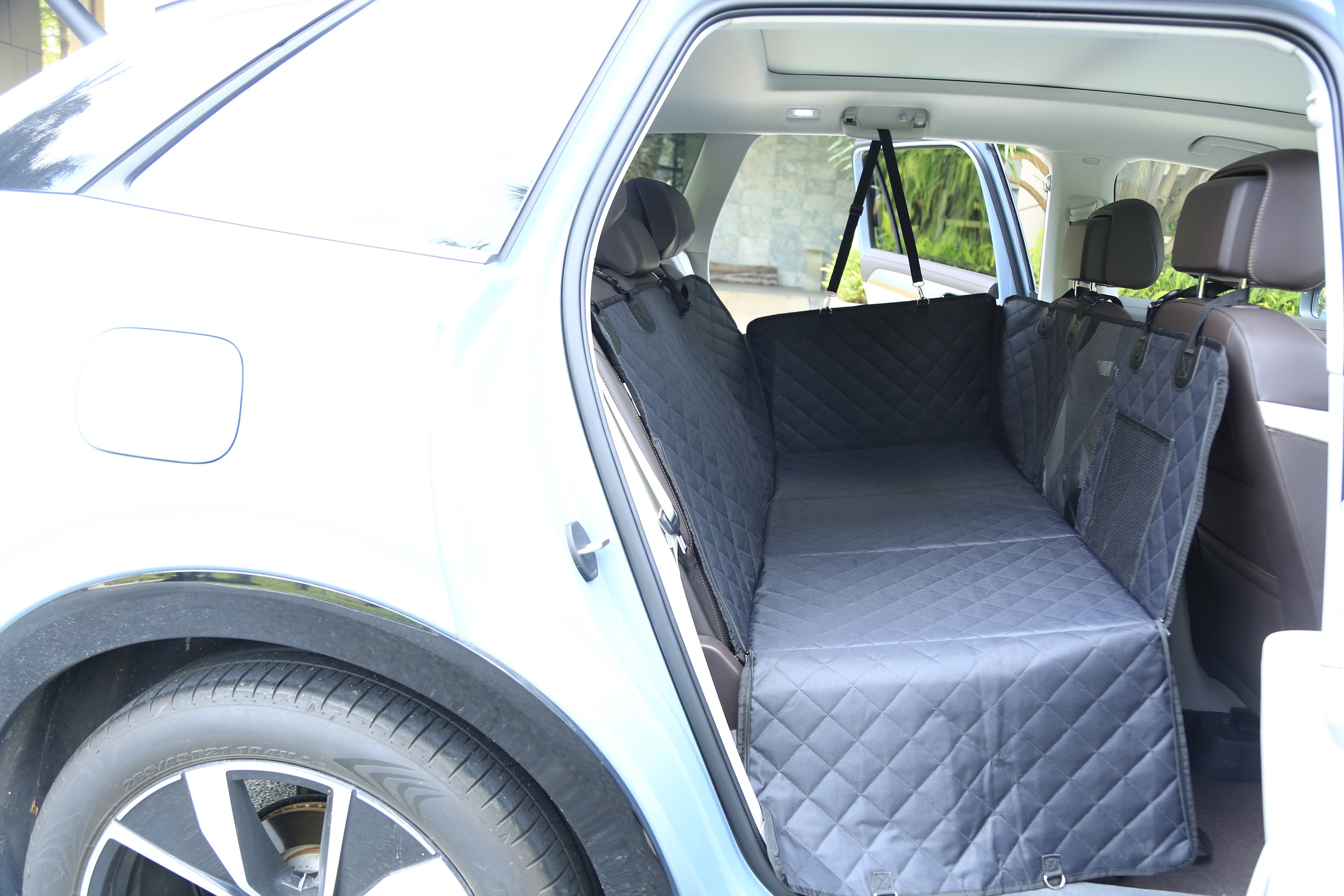 SMATTO Back Seat Extender for Dogs, Hard Bottom Dog Car Seat Cover Foldable Dog Seat- Supports 400lbs, Rear Seat Pet Cover with Mesh Window, Waterproof Dog Hammock for Car SUV and Trucks